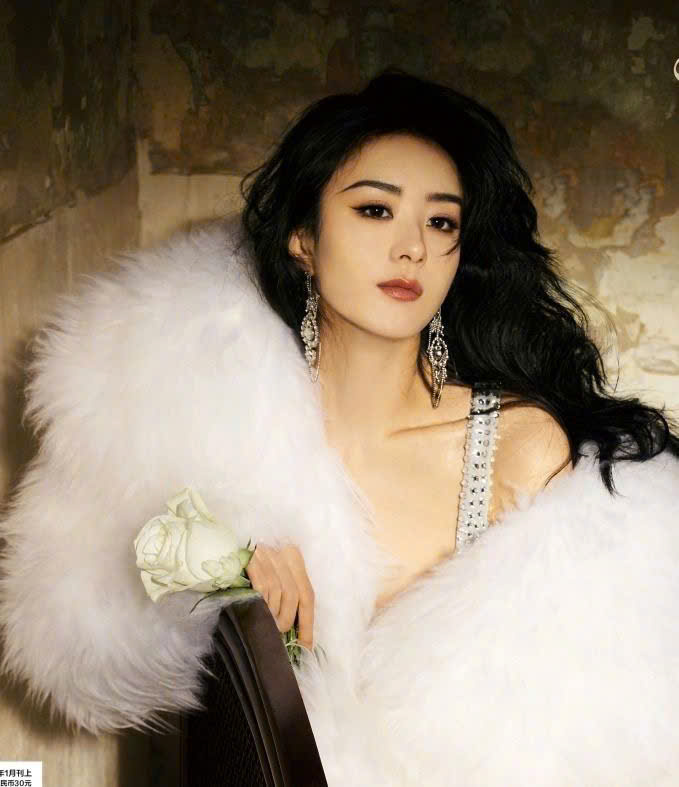 CON ĐƯỜNG RẢI ĐẦY HOA